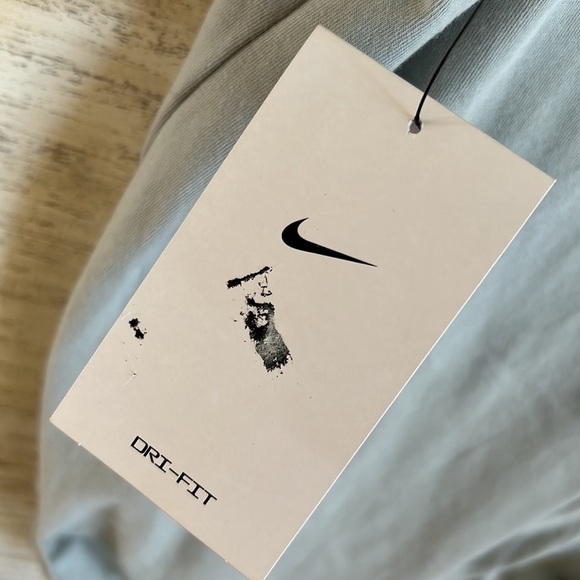 Nike DRI-FIT Swoosh Tank | SIZE XS - Picture 6 of 6